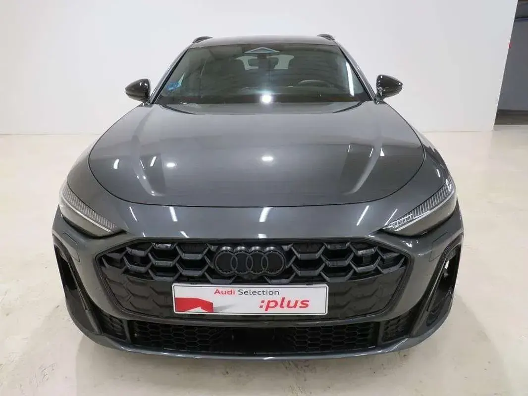 Usado Audi A5 204 CV (150 kW) 2025 Gris Familiar