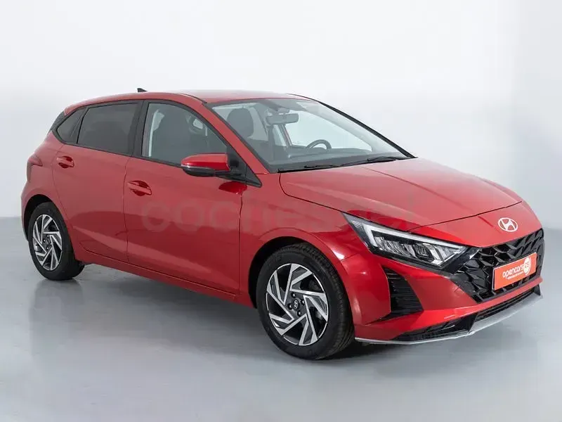 Käytetty Hyundai i20 100 HP (73 kW) 2024 Punainen Viistoperä