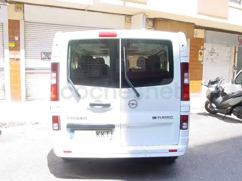Usado Opel Vivaro 125 CV (91 kW) 2018 Blanco Monovolumen