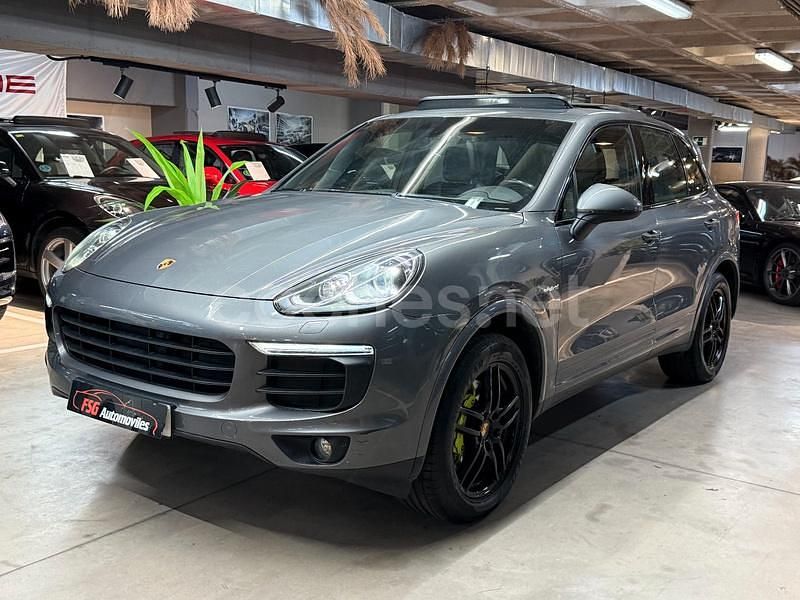 Usado Porsche Cayenne S E-Hybrid 416 CV (305 kW) 2017 Gris / plata SUV