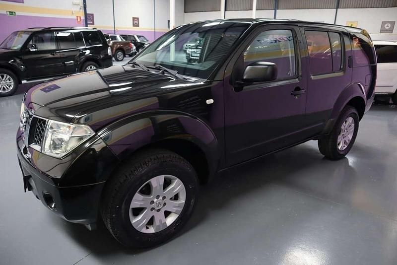 Usado Nissan Pathfinder XE 171 CV (125 kW) 2009 Negro SUV
