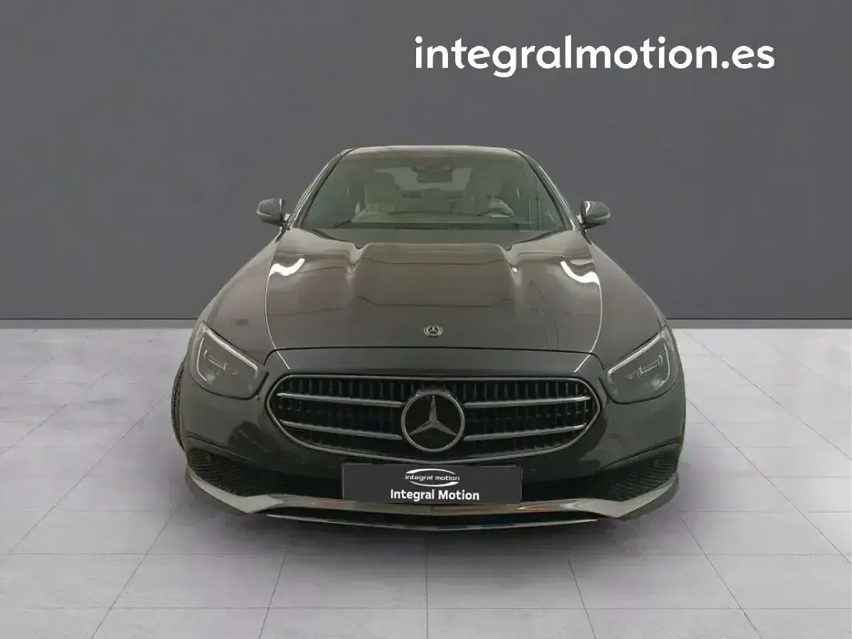 Usado Mercedes E300 319 CV (234 kW) 2021 Gris Berlina