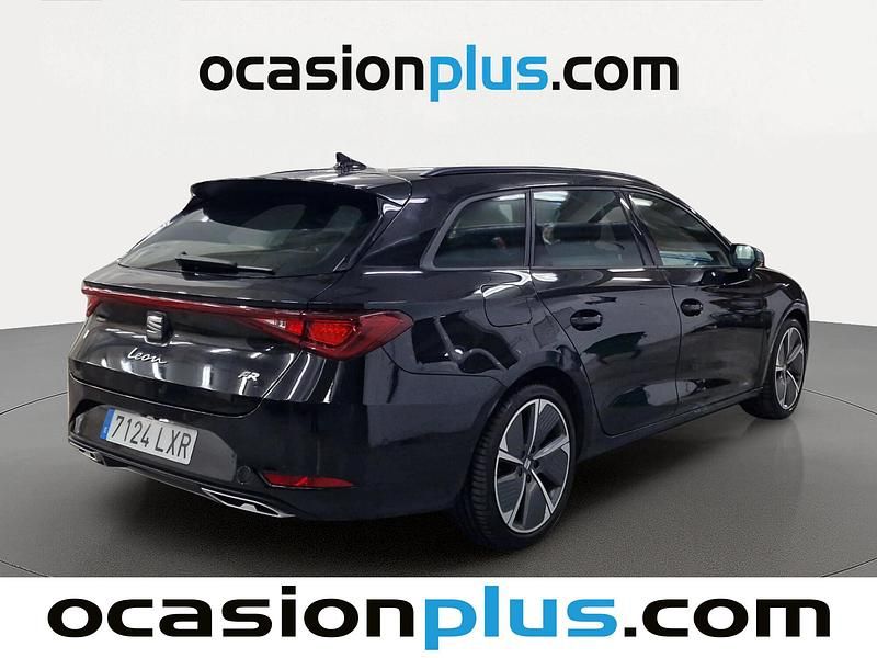 Usado Seat Leon FR 150 CV (110 kW) 2022 Negro Familiar