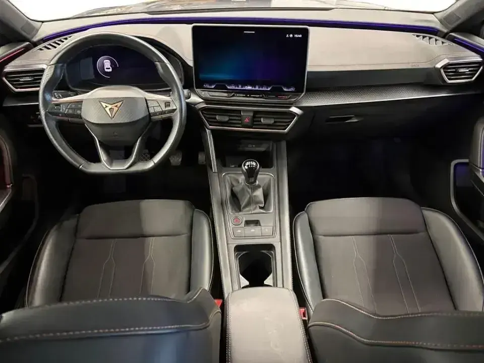 Usado Cupra Leon 150 CV (110 kW) 2024 Gris / plata Berlina