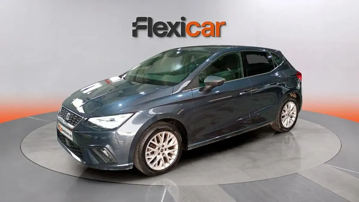 Usado Seat Ibiza XCELLENCE 116 CV (85 kW) 2025 Gris Utilitario