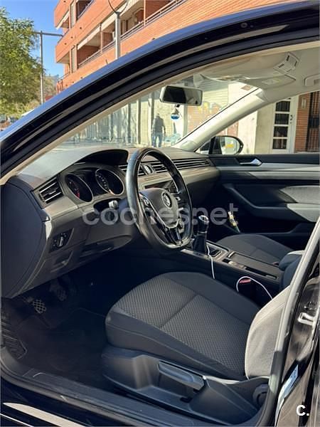 Negro Usado 2018 VW Passat Edition Berlina | 13.900 € (Super precio) - Imagen 1/1