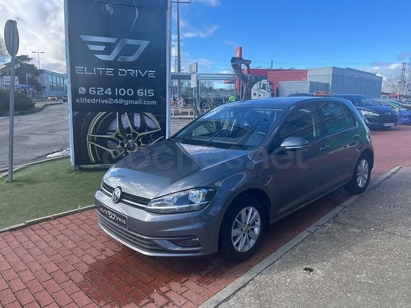 Usado VW Golf VII Advance 115 CV (84 kW) 2019 Gris / plata Berlina