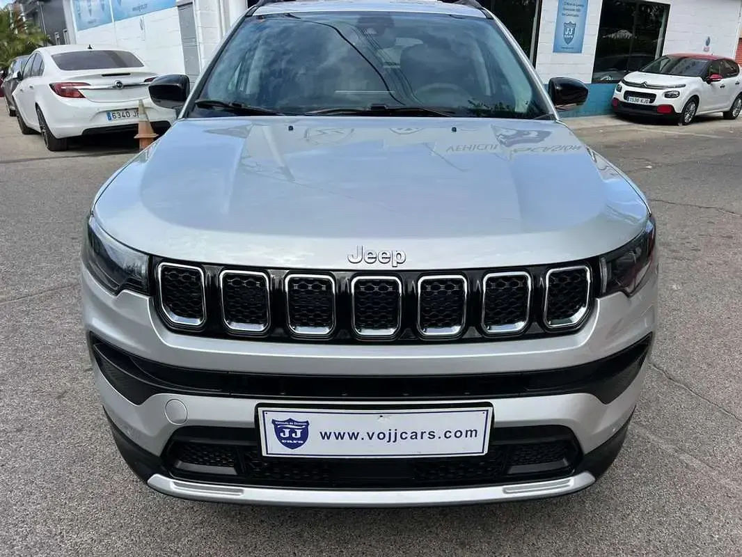 Usado Jeep Compass Limited 190 CV (139 kW) 2021 Gris SUV
