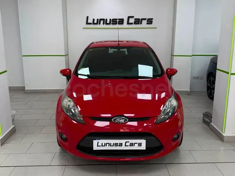 Usado Ford Fiesta Titanium 95 CV (69 kW) 2010 Rojo Berlina