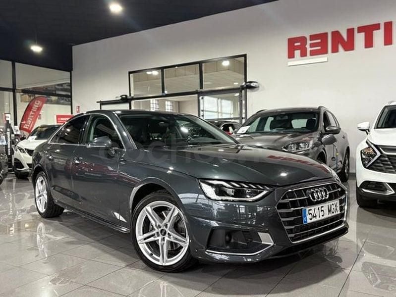 Usado Audi A4 Advanced Plus 150 CV (110 kW) 2023 Gris / plata Berlina