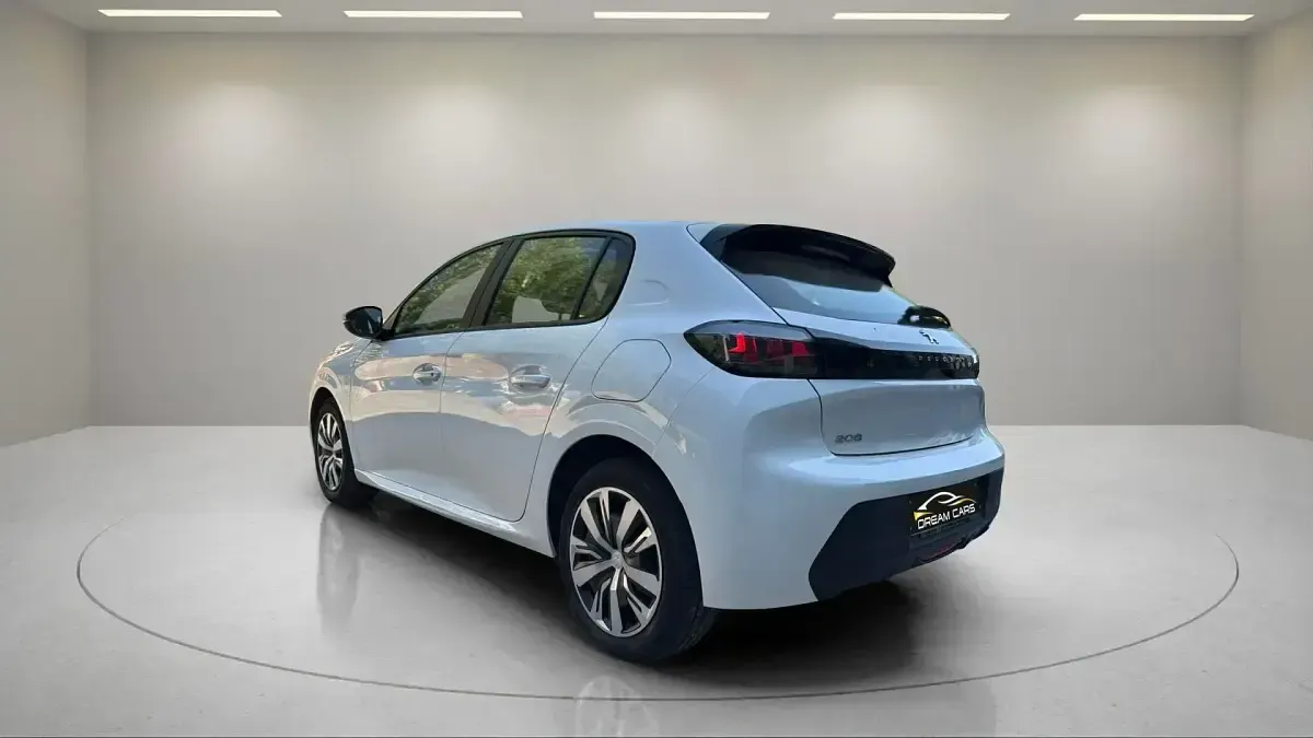Usado Peugeot 208 Active 100 CV (73 kW) 2020 Blanco Utilitario