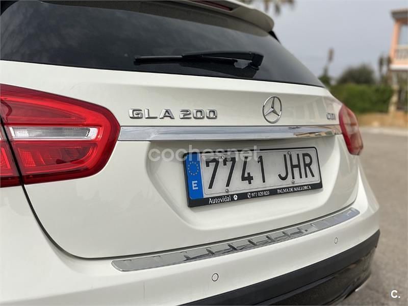 Usado Mercedes GLA200 Urban 136 CV (100 kW) 2015 Blanco SUV
