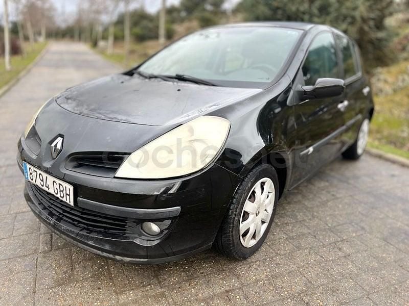 Usado Renault Clio II Dynamique 85 CV (62 kW) 2008 Negro Berlina
