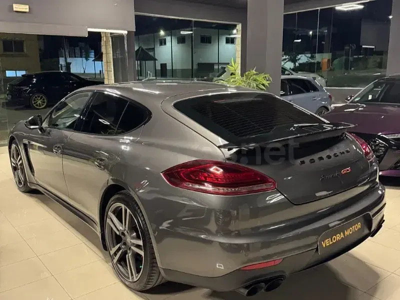 Usado Porsche Panamera 440 CV (323 kW) 2015 Gris / plata Utilitario
