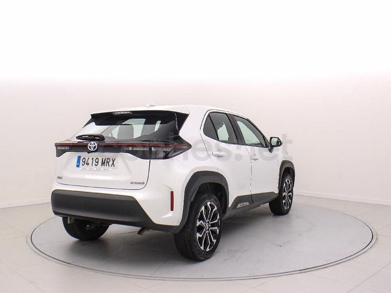 Usado Toyota Yaris Cross Active 116 CV (85 kW) 2024 Blanco SUV