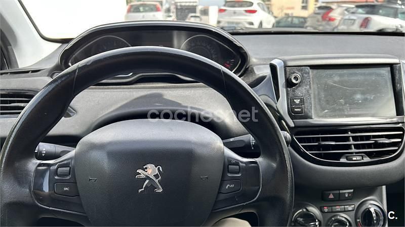 Usado Peugeot 208 Active 68 CV (50 kW) 2013 Azul Utilitario