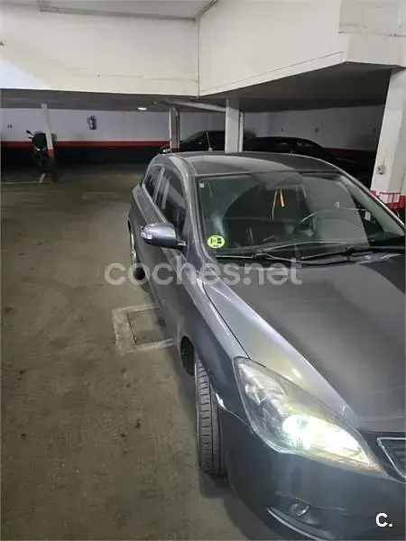 Usado Kia ProCeed 128 CV (94 kW) 2012 Gris / plata Utilitario