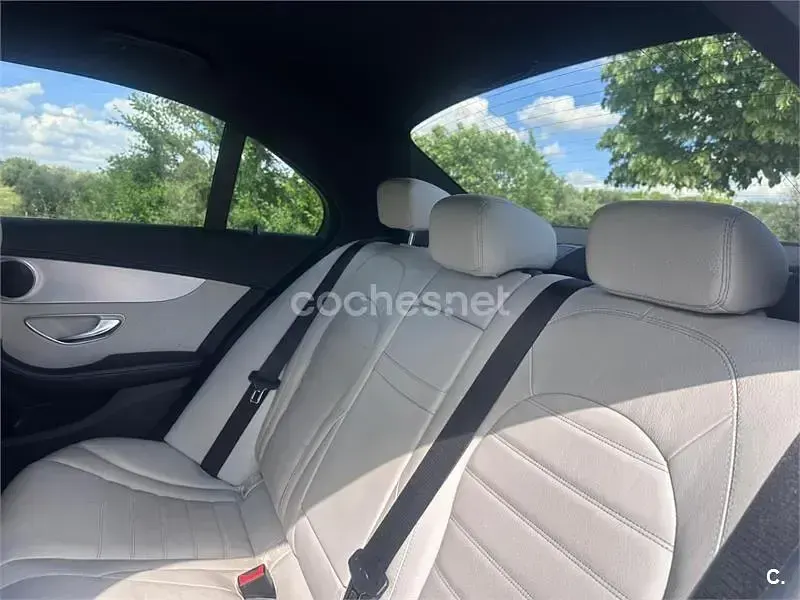 Käytetty Mercedes C220 AMG line 170 HP (125 kW) 2015 Sininen Sedan