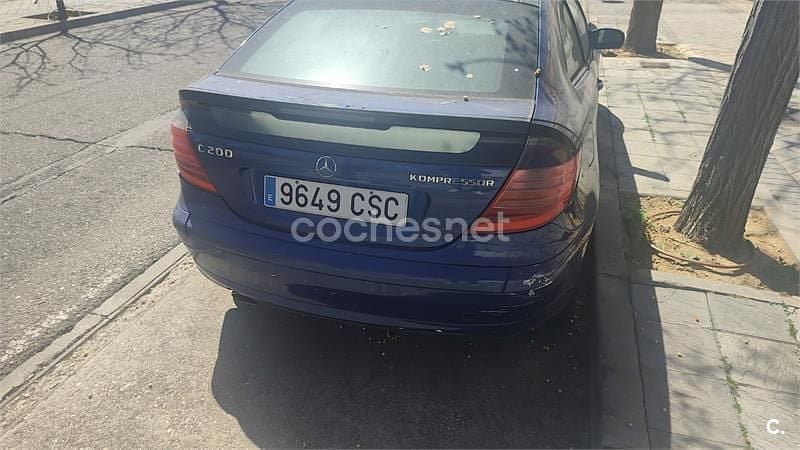 Usado Mercedes C200 163 CV (119 kW) 2002 Azul Berlina