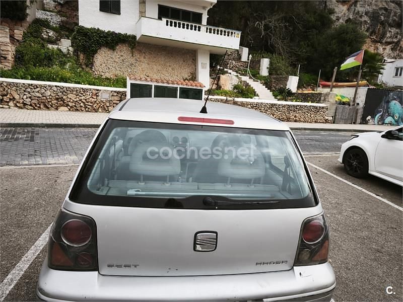 Usado Seat Arosa 50 CV (36 kW) 2001 Gris / plata Utilitario