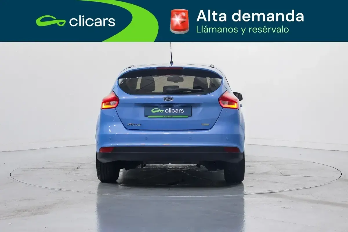 Usado Ford Focus Trend+ 125 CV (91 kW) 2016 Azul Berlina