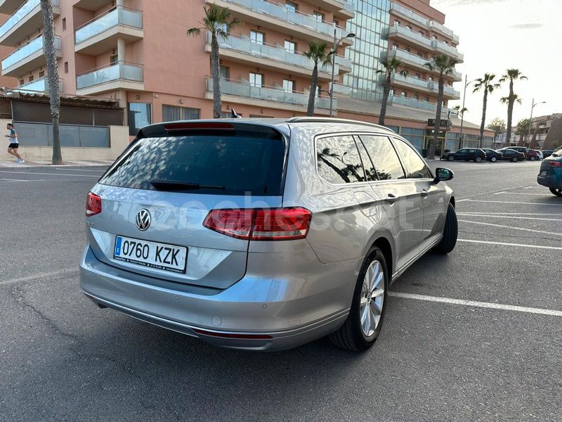 Usado VW Passat Advance 150 CV (110 kW) 2019 Gris / plata Familiar