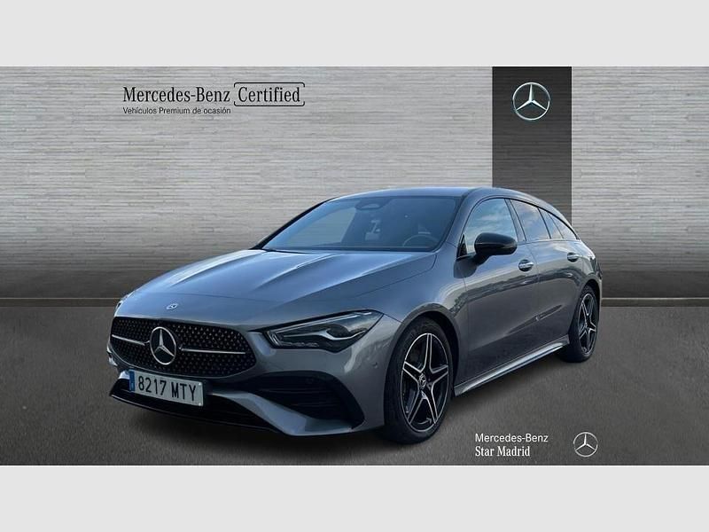 Gris montaña Usado 2024 Mercedes CLA200 Shooting Brake AMG line Familiar | 35.490 € (Precio justo) - Imagen 1/4