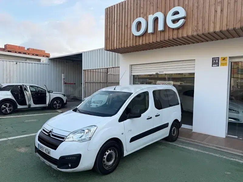 Usado Citroën Berlingo Shine 100 CV (73 kW) 2017 Blanco Monovolumen