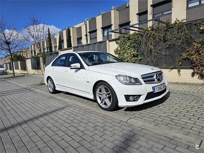 Usado Mercedes C220 Avantgarde 170 HP (125 kW) 2013 Branco Sedan