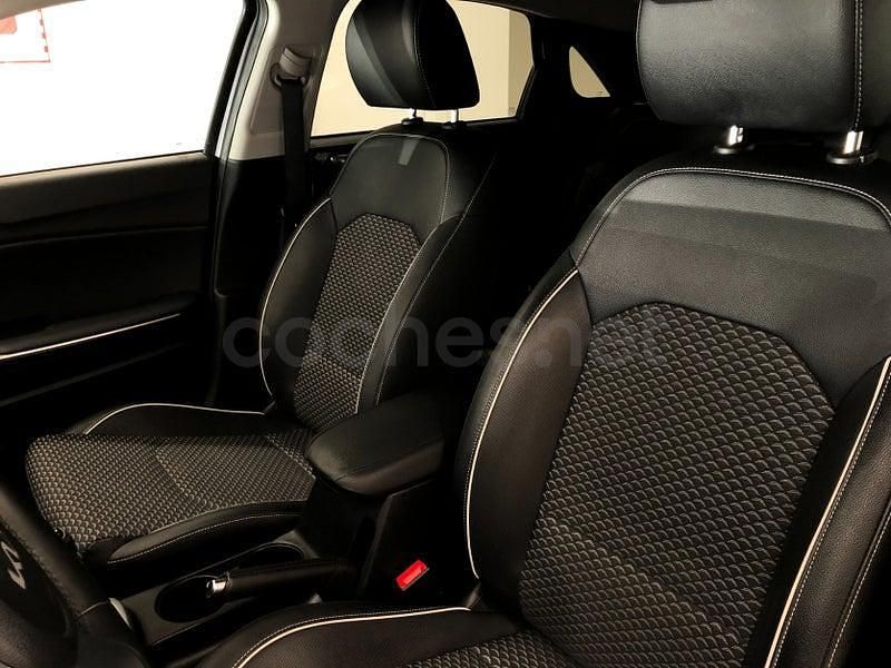 Usado Kia Ceed 100 CV (73 kW) 2021 Blanco Utilitario