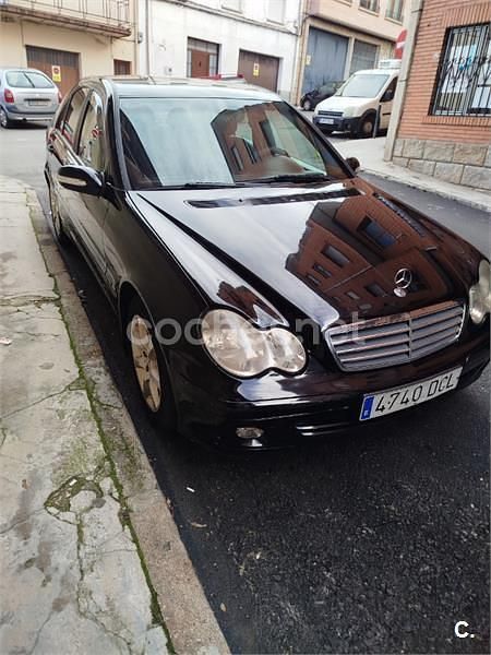 Usado Mercedes C220 Classic 143 CV (105 kW) 2004 Negro Berlina