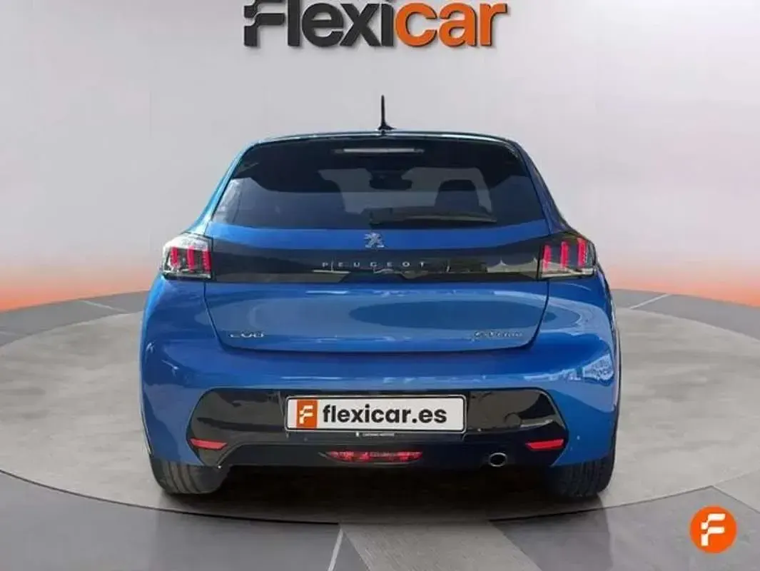 Usado Peugeot 208 GT-line 101 CV (74 kW) 2020 Azul Utilitario