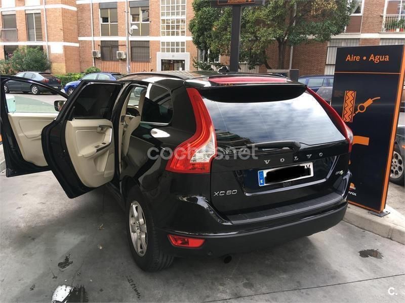 Negro Usado 2011 Volvo XC60 Momentum SUV | 7200 € (Precio justo) - Imagen 1/4