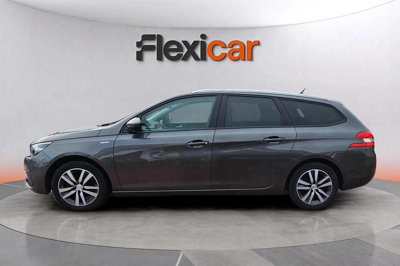 Usado Peugeot 308 SW Style 131 CV (96 kW) 2021 Gris Familiar