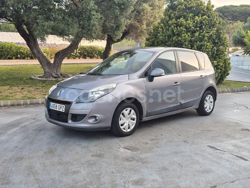 Usado Renault Scénic III 85 CV (62 kW) 2009 Beige Monovolumen