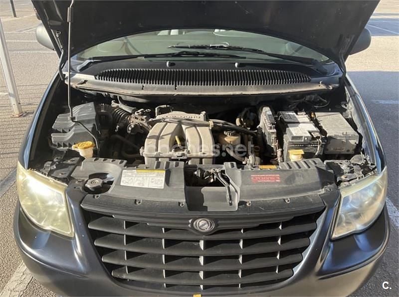 Usado Chrysler Voyager 150 CV (110 kW) 2005 Azul Monovolumen