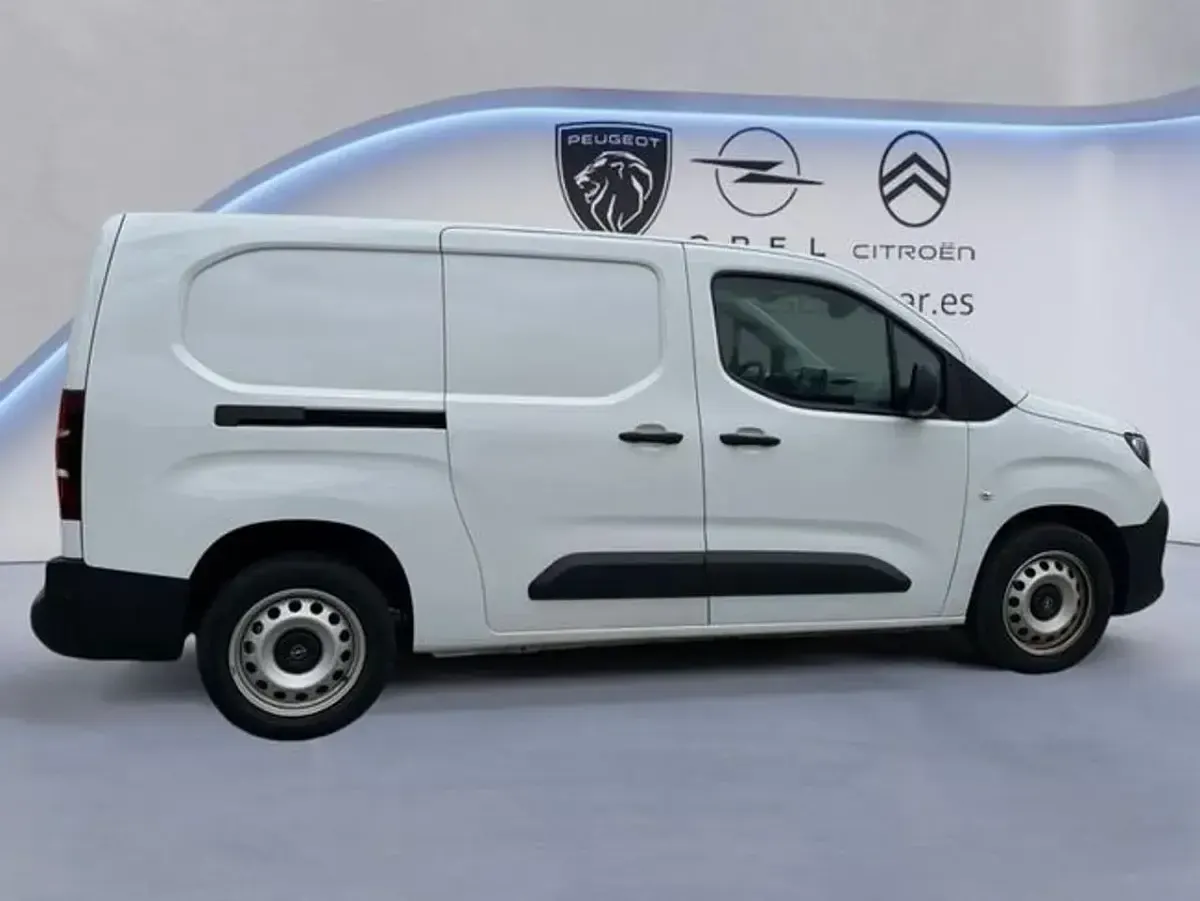 Usado Opel Combo 102 CV (75 kW) 2025 Blanco Monovolumen
