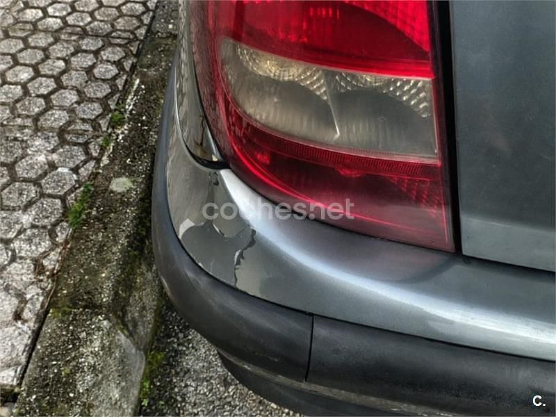 Gris / plata Usado 2003 Citroën C5 Exclusive Berlina | 1000 € (Precio justo) - Imagen 1/4