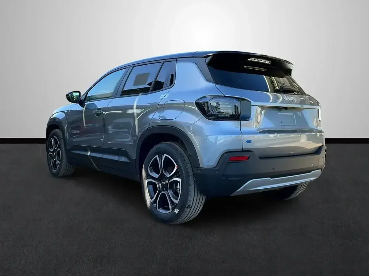 Nuevo Jeep Avenger EV Summit 114 kW (156 CV) 2025 Gris SUV