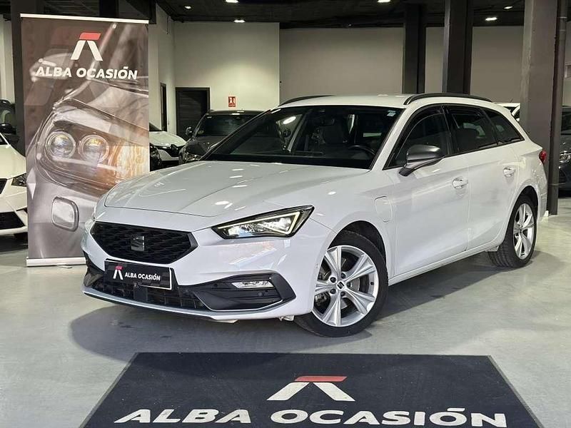 Usado Seat Leon ST FR 204 CV (150 kW) 2021 Blanco Familiar