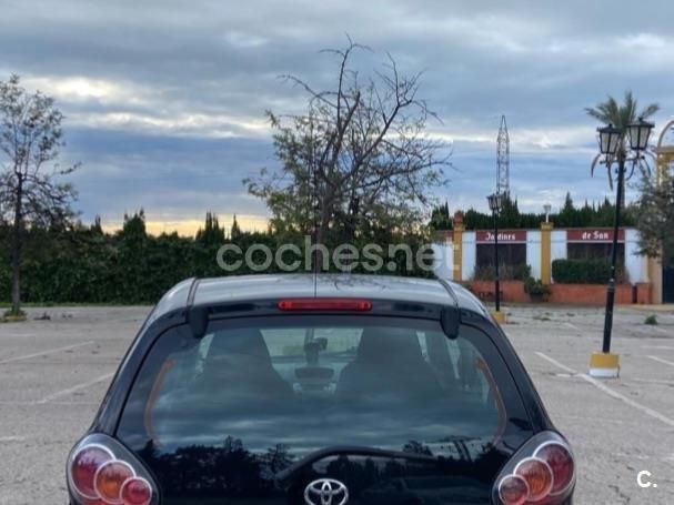 Negro Usado 2009 Toyota Aygo Utilitario | 3900 € (Precio justo) - Imagen 1/4