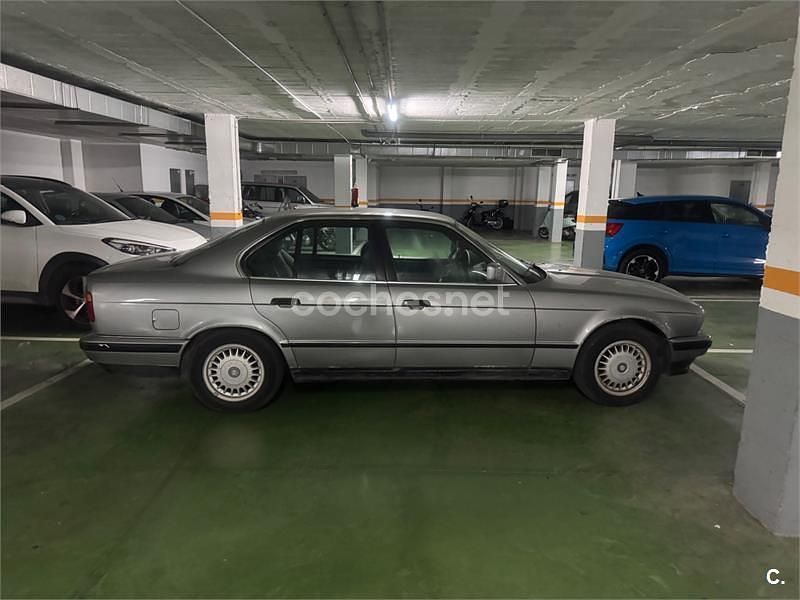 Usado BMW 520 129 CV (94 kW) 1988 Gris / plata Berlina