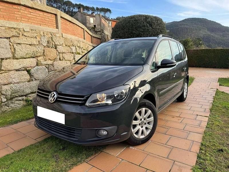 Usado VW Touran Edition 105 CV (77 kW) 2014 Gris / plata Monovolumen