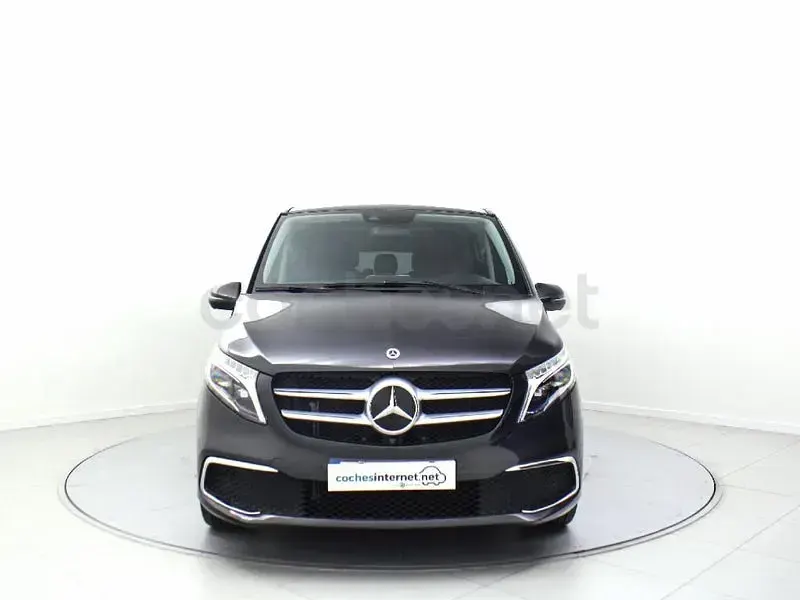 Usado Mercedes V250 Avantgarde 190 CV (139 kW) 2022 Gris / plata Monovolumen