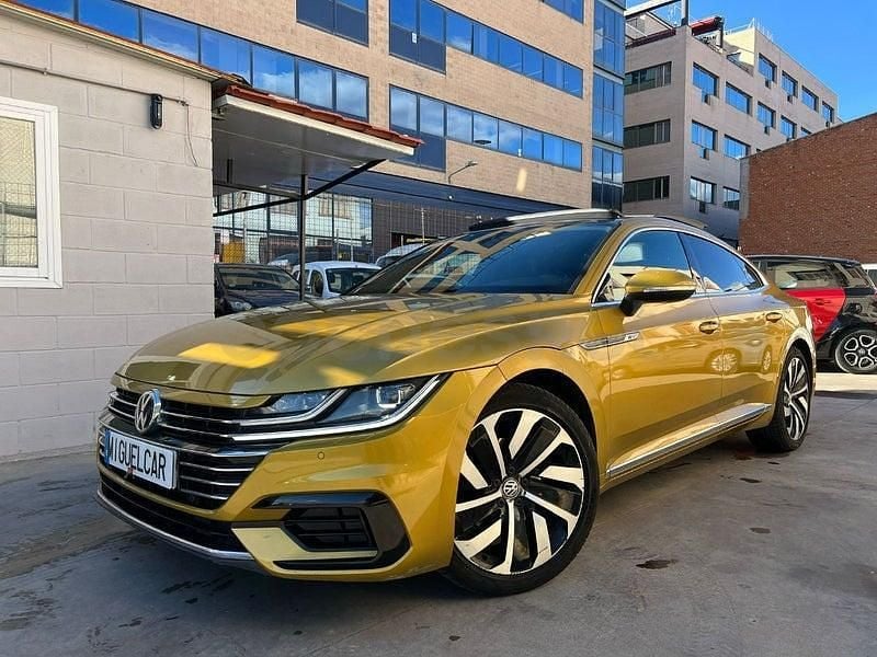 Usado VW Arteon R-line 150 CV (110 kW) 2018 Amarillo Utilitario
