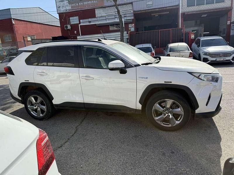 Usado Toyota RAV4 Hybrid Advance 218 CV (160 kW) 2021 Blanco SUV