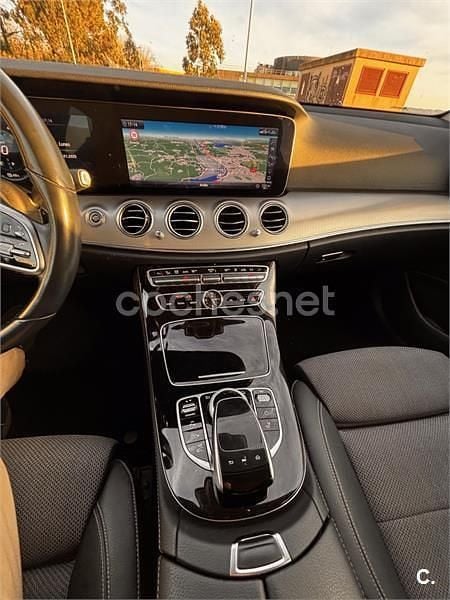 Usado Mercedes E300 306 CV (225 kW) 2020 Gris / plata Familiar