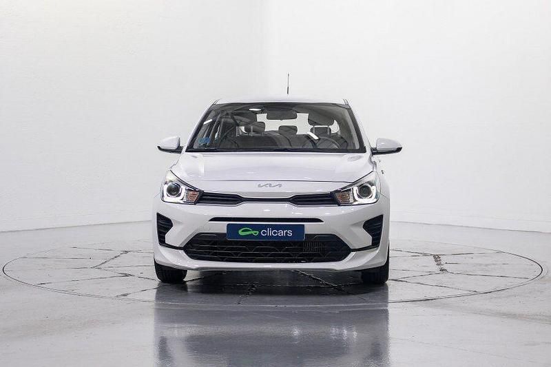 Usado Kia Rio 100 CV (73 kW) 2022 Blanco Berlina
