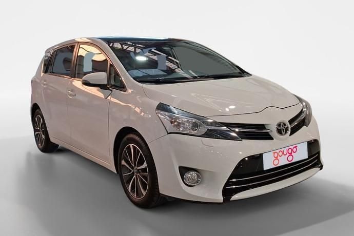 Usado Toyota Verso Advance 147 CV (108 kW) 2016 Blanco Monovolumen