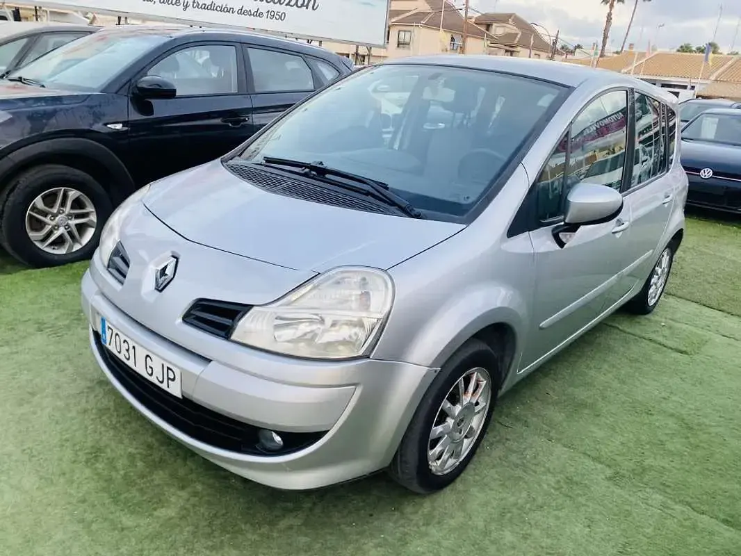 Usado Renault Modus Authentique 75 CV (55 kW) 2009 Gris Monovolumen